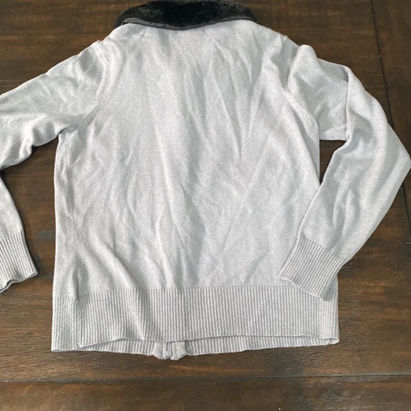 Worthington Gray Cardigan with Faux Fur Collar Size Medium - Picture 4 of 4